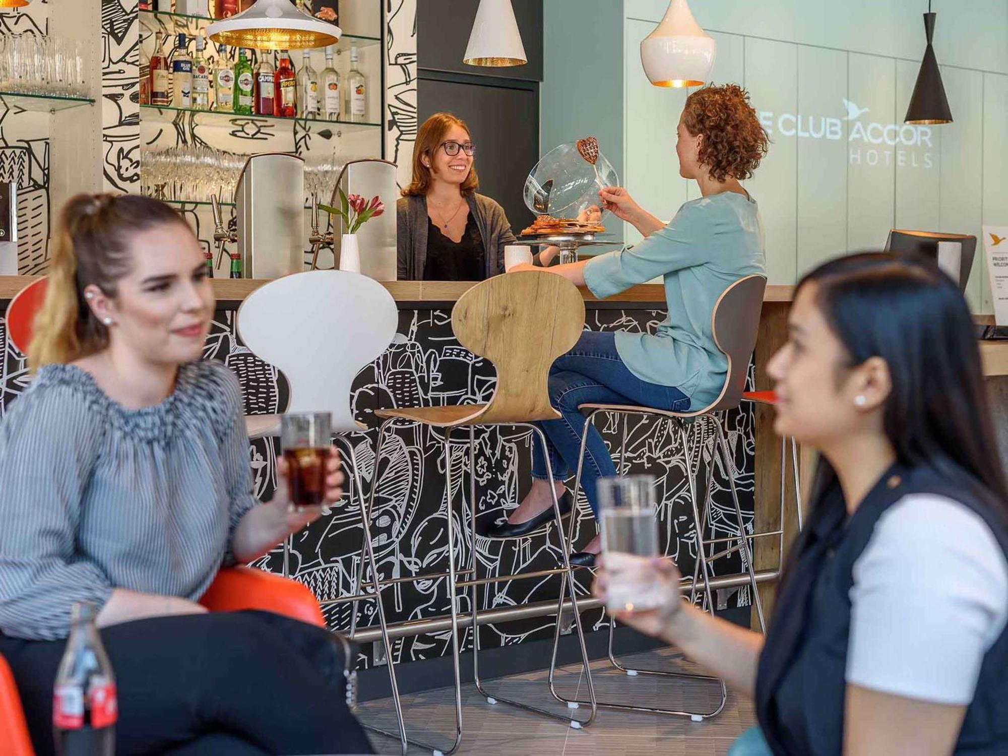 Ibis Wien Hauptbahnhof Esterno foto